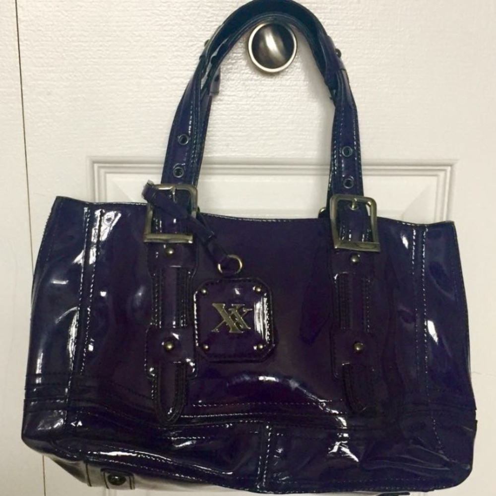 Maxx NY patent leather bag in plum